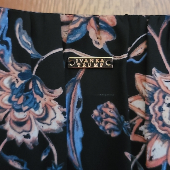 Ivanka Trump blouse sz M - Picture 5 of 5